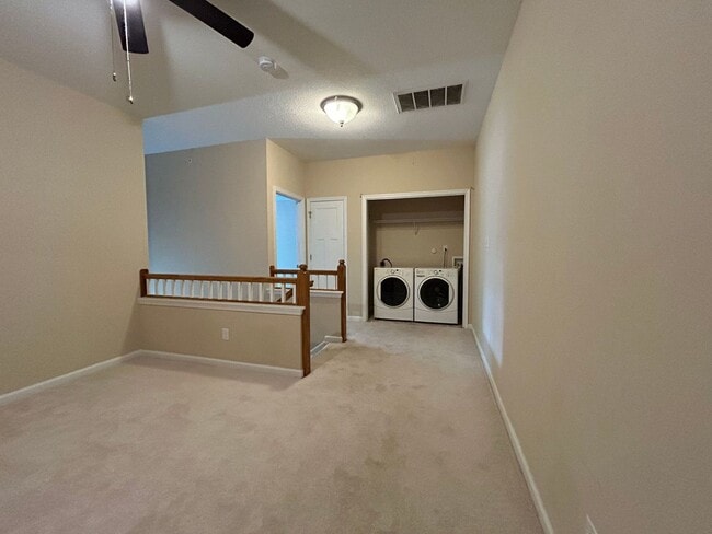 Building Photo - Waterfront Living at Its Finest in Norfolk, VA