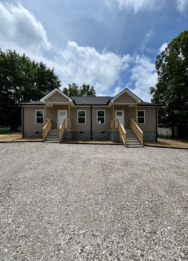 Building Photo - 117 Travis Dr