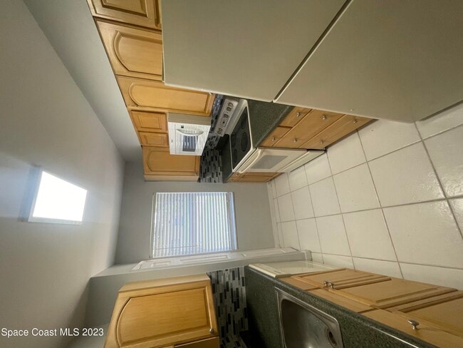 Building Photo - 146 Richardson St SE