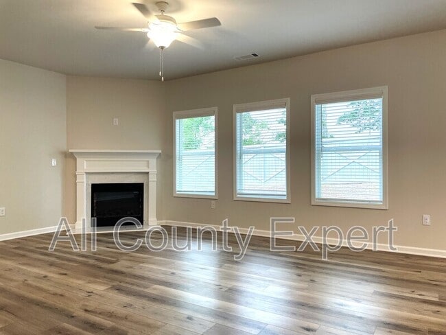 Building Photo - 414 Fox Crk Dr