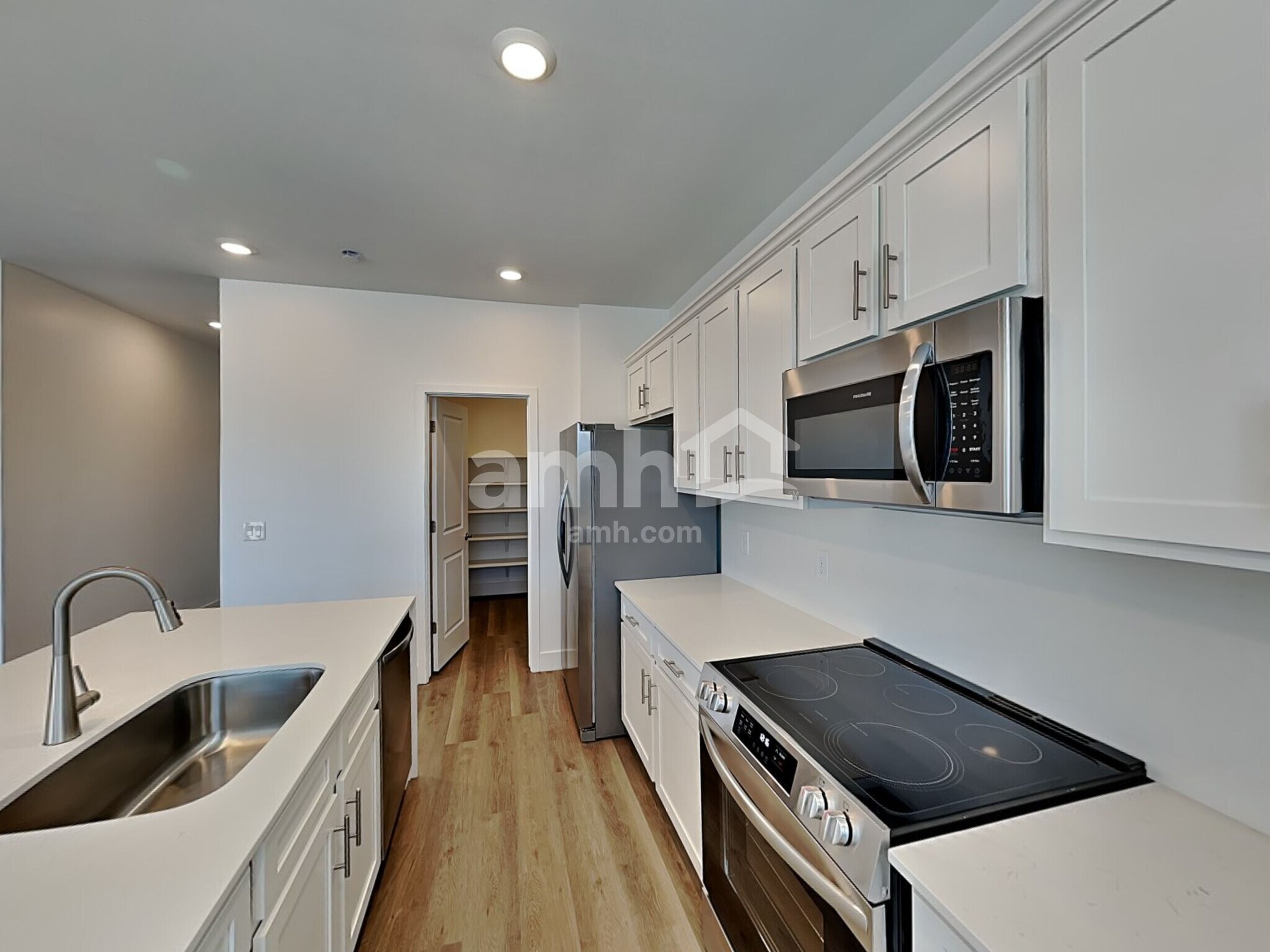 Building Photo - 6470 E Paseo Alga