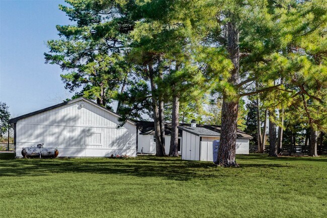 Building Photo - 18526 Fenske Rd