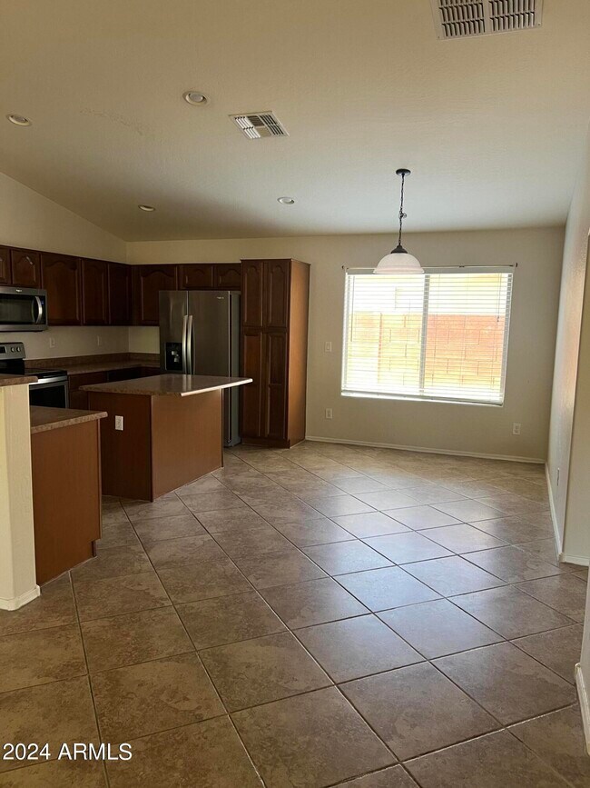 Building Photo - 352 W Gascon Rd