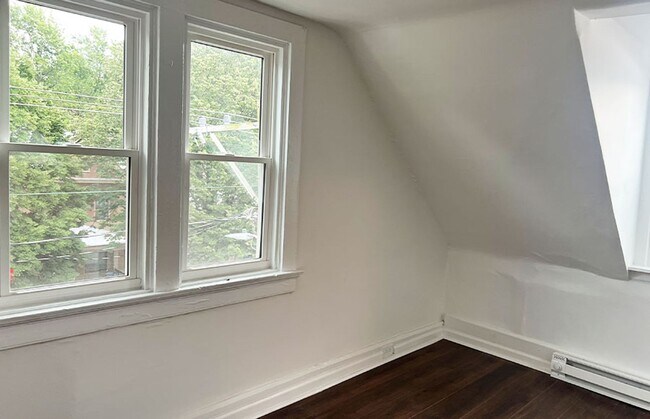 Building Photo - 2309 Clifton Ave