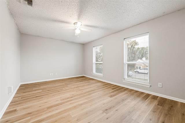 Building Photo - 325 Teakwood Ln