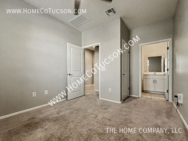 Building Photo - 7140 S Via Gaucho Viejo