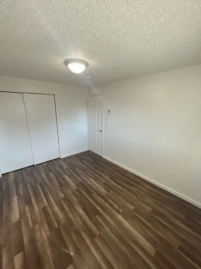 Building Photo - 576 Hill St SE