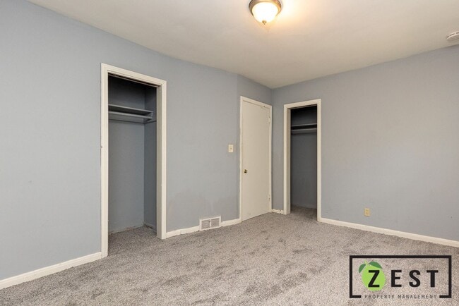 Building Photo - 18000 Birwood St