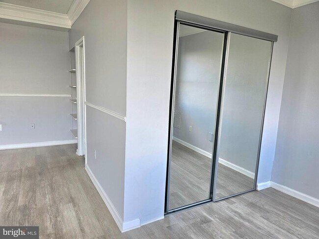 Building Photo - 2059 Huntington Ave