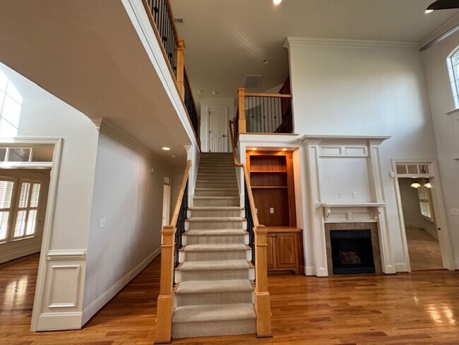 Building Photo - Eagle Ridge Golf Club!