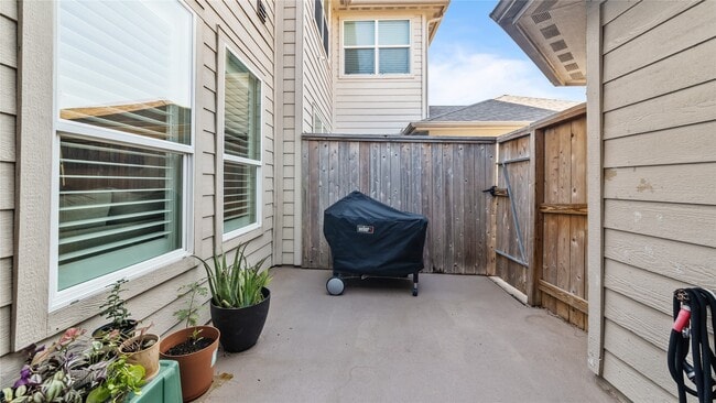 Building Photo - 9126 Solvista Pass Ln