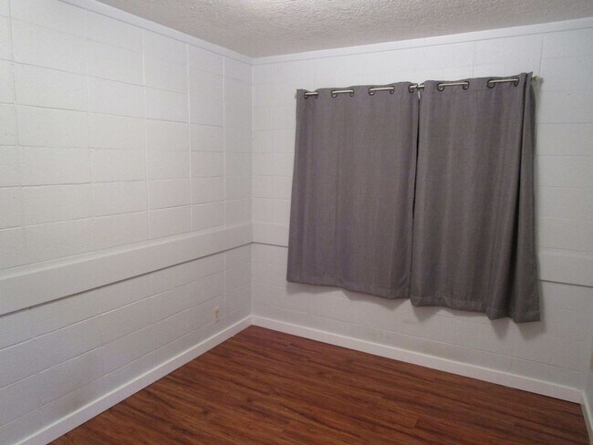 Building Photo - 2 Story House, 4 Bedrooms + Bonus Room in Ochoco West - Water/Sewer Provided - Available Now!