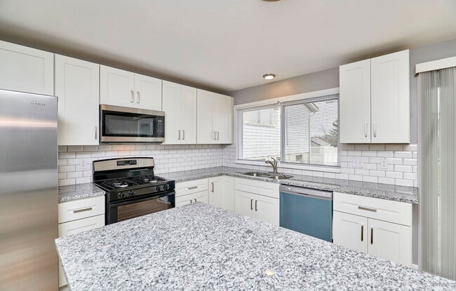 Building Photo - 7006 Shelton Ct