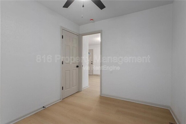 Building Photo - 609 SE Florence Ave