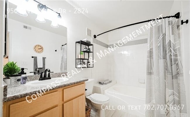 Building Photo - 950 Seven Hills Dr