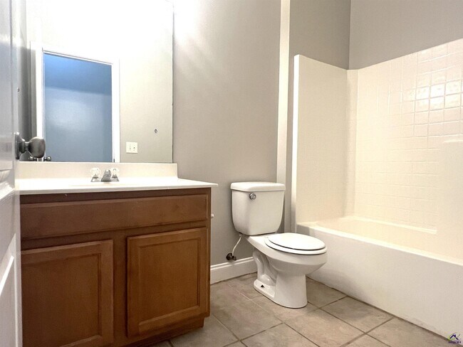 Building Photo - 760 Ivy Brook Way