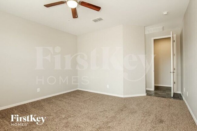 Building Photo - 178 E Santori Dr