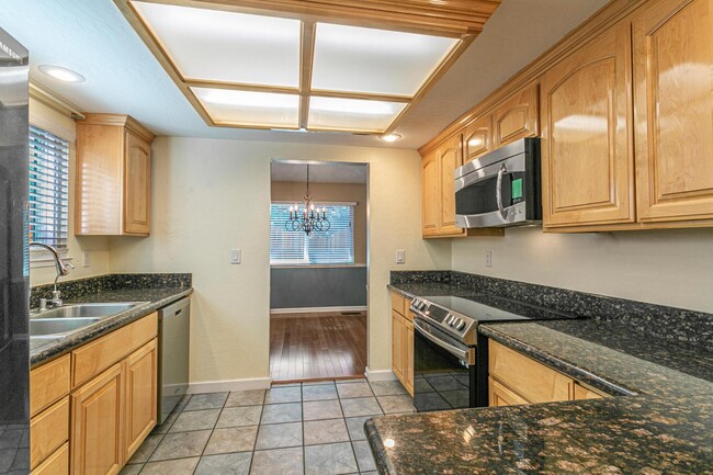 Building Photo - 14965 Dark Star Ct