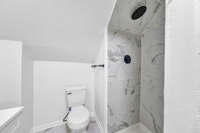 Building Photo - 27151 Farringdon Ave