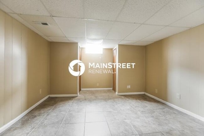 Building Photo - 3 Bedroom Pet-Friendly Home in Raymore, MO...