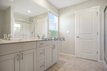 Building Photo - 4 Bed and 2.5 Bath Single-family Home Available for Rent!