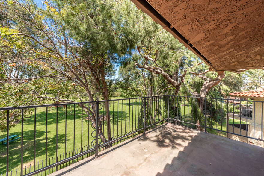 Balcony with view - 1554 Border Ave