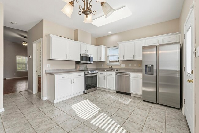 Building Photo - 10223 Dandyline Way