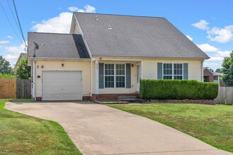 Building Photo - 443 Cranklen Cir