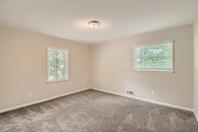 Building Photo - 1704 Chase Ridge Dr