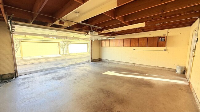 Building Photo - 3169 Santa Cruz Ln