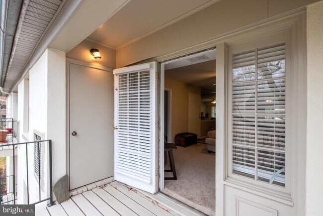 Building Photo - 8354 Dunham Ct