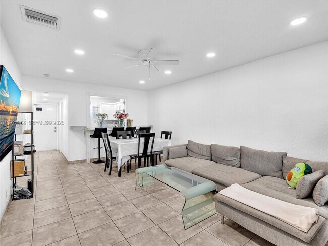 Building Photo - 5130 SW 40th Ave