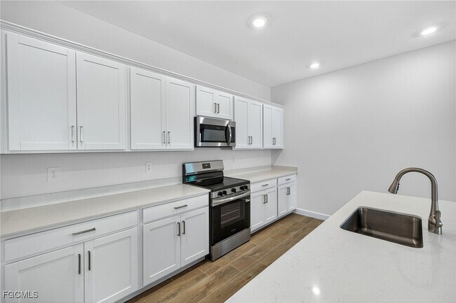 Building Photo - 14306 Winding Cedar Wy