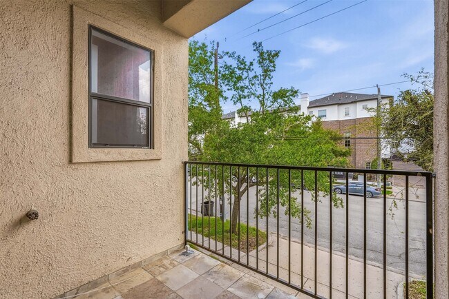 Building Photo - 2816 Rusk St