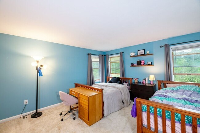 Building Photo - 5 Arrowood Ln