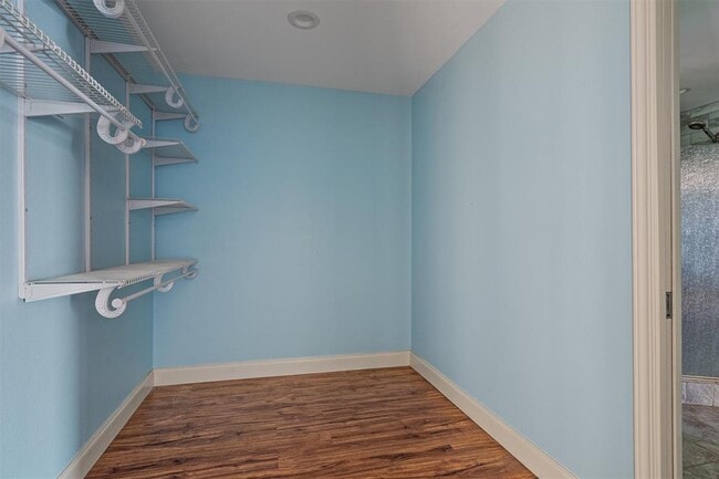 Building Photo - 2106 Allred Dr