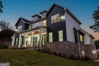 Building Photo - 6651 Malvin Dr