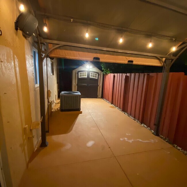 Building Photo - 17324 NW 74th Ave