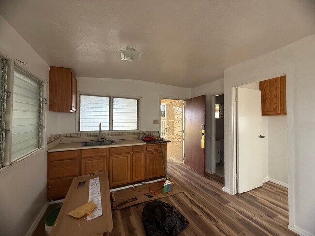 Building Photo - 3 bdrm, 2 bath with a private yard