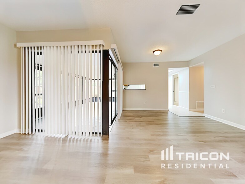 Building Photo - 4715 Grove Point Dr
