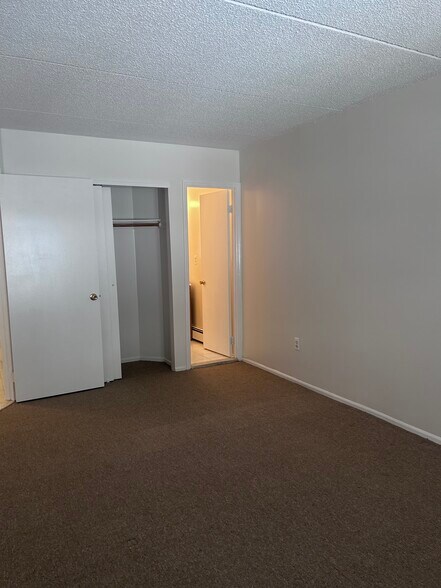 Building Photo - 57 Menahan St