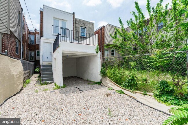 Building Photo - 5111 Willows Ave