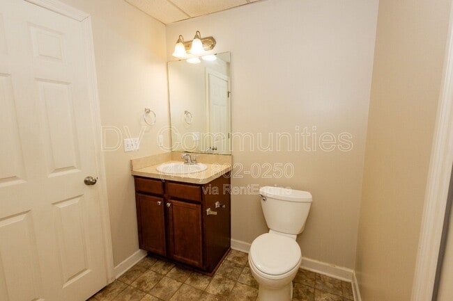 Building Photo - 8240 Talbot Cir