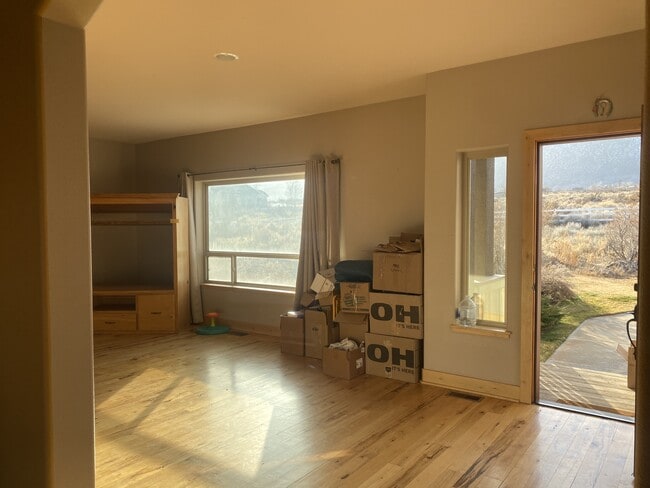 Building Photo - 115 Gold Rush Trail