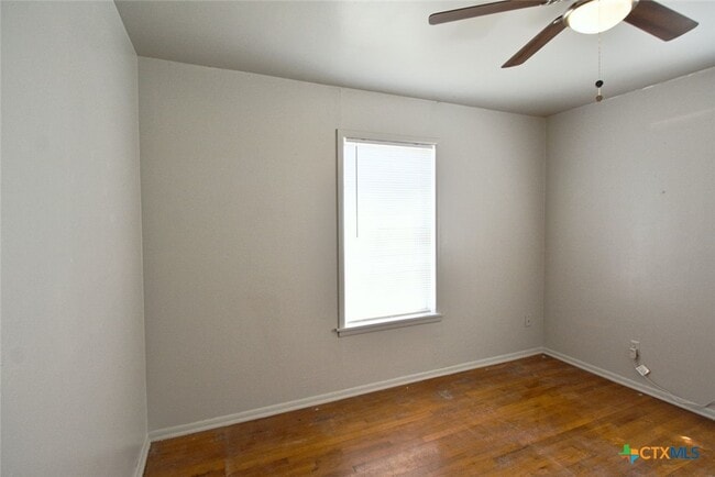 Building Photo - 910 Pine St