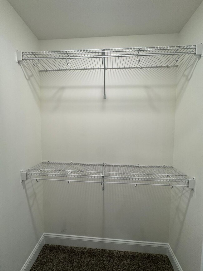 Building Photo - Gorgeous, Like New Home For Rent in Sango!