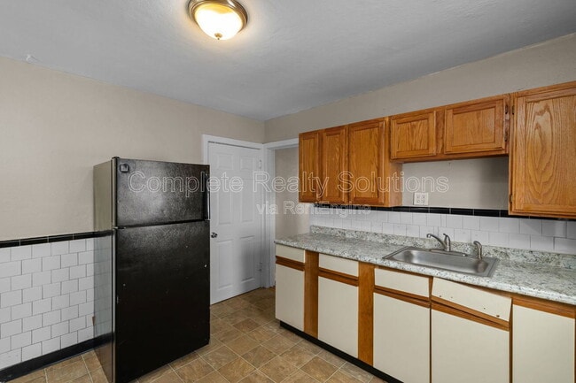 Building Photo - 7157 Garesche Ave