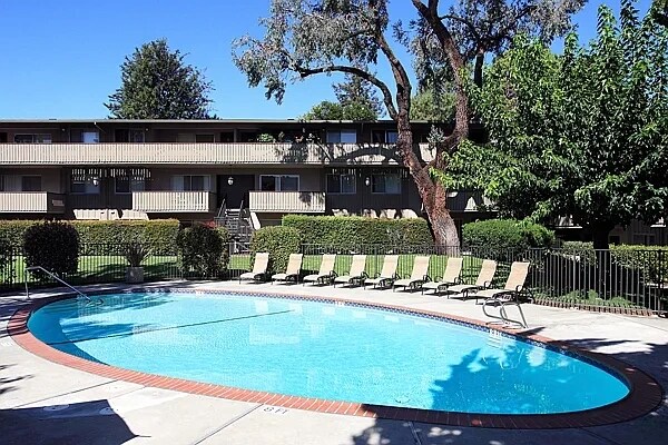 Building Photo - 3375 Alma St