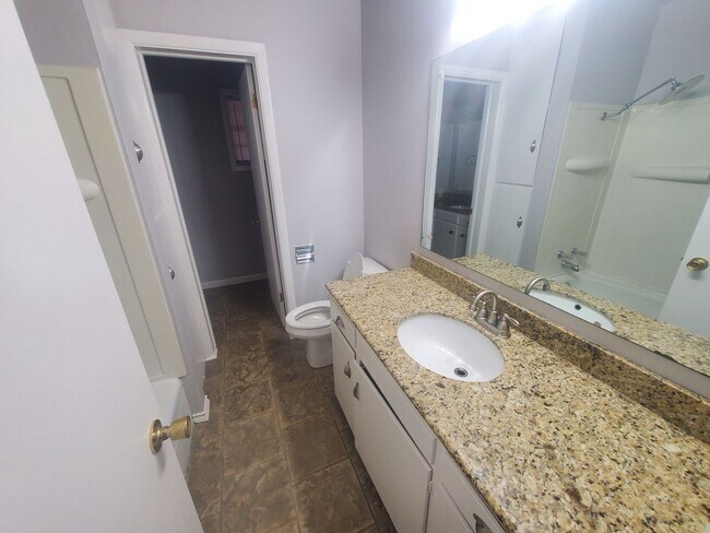 Building Photo - 1022 W Bel Air Dr