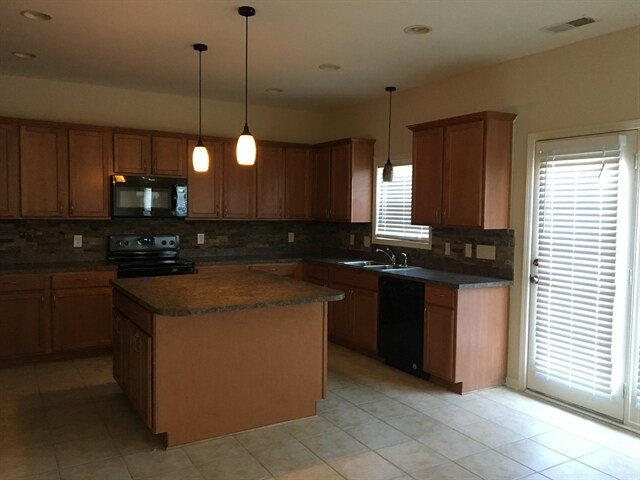 Building Photo - 5914 Lindley Crescent Dr